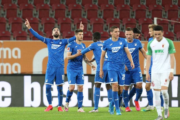 Bilder des Jahres 2020, Sport 06 Juni Sport Themen der Woche KW25 Sport Bilder des Tages FC Augsburg vs. TSG 1899 Hoffenheim, 17.06.2020 die Mannschaft freut sich ueber das Tor von Munas Dabbur 10 (TSG 1899 Hoffenheim) zum 0:1, FC Augsburg vs. TSG 1899 Hoffenheim, 17.06.2020, Foto: Christian Kolbert kolbert-press pool - DFL regulations prohibit any use of photographs as image sequences and or quasi-video - Editorial Use ONLY - National and International News Agencies OUT Augsburg WWK Arena Bayern Deutschland *** FC Augsburg vs TSG 1899 Hoffenheim, 17 06 2020 the team is happy about the goal of Munas Dabbur 10 TSG 1899 Hoffenheim to 0 1, FC Augsburg vs TSG 1899 Hoffenheim, 17 06 2020, photo Christian Kolbert kolbert press pool DFL regulations prohibit any use of photographs as image sequences and or quasi video Editorial Use ONLY National and International News Agencies OUT Augsburg WWK Arena Bayern Deutschland Poolfoto Christian Kolbert kolbert-press pool ,EDITORIAL USE ONLY