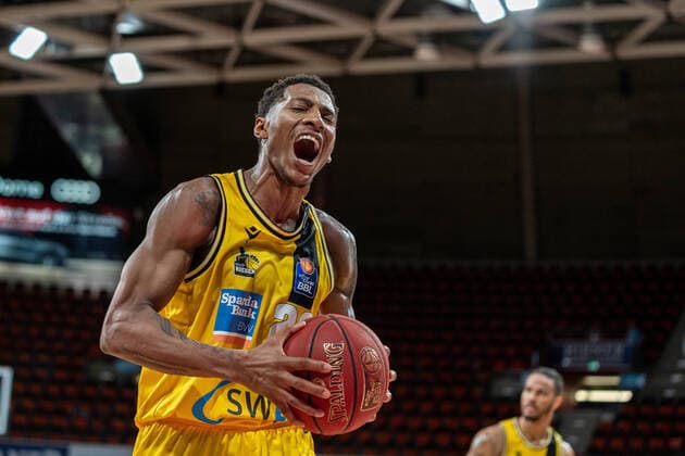 Bilder des Jahres 2020, Sport 06 Juni Sport Themen der Woche KW25 Sport Bilder des Tages 17.06.2020 Basketball easyCredit Final-Turnier Basketball München 17.06.2020 Saison 2019 2020 easyCredit BBL Final-Turnier 2020 Viertelfinale Spiel 1 FC Bayern München - MHP RIESEN Ludwigsburg Thomas Wimbush (Ludwigsburg, No.20) München Audi-Dome Deutschland *** 17 06 2020 Basketball easyCredit Final Tournament Basketball Munich 17 06 2020 Season 2019 2020 easyCredit BBL Final Tournament 2020 Quarterfinal Game 1 FC Bayern Munich MHP GIANT Ludwigsburg Thomas Wimbush Ludwigsburg, No 20 Munich Audi Dome Germany