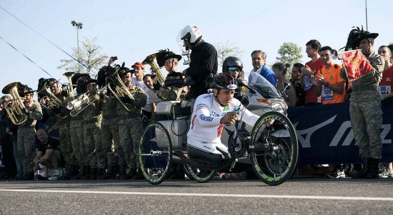 MILAN CITY MARATHON, RACE, COMPETITIVE MARATHON, ALEX ZANARDI (Nicola Marfisi Fotogramma Fotogramma, MILAN - 2011-04-10) ps the photo can be used respecting the context in which it was taken, and without defamatory intent of the decoration of the people represented (Nicola Marfisi Fotogramma Fotogramma, Archive Photos - 2020-06-20) p.s. la foto e utilizzabile nel rispetto del contesto in cui e stata scattata, e senza intento diffamatorio del decoro delle persone rappresentate  Copyright: xNicolaxMarfisix xFotogrammax xFOTOGRAMMAx