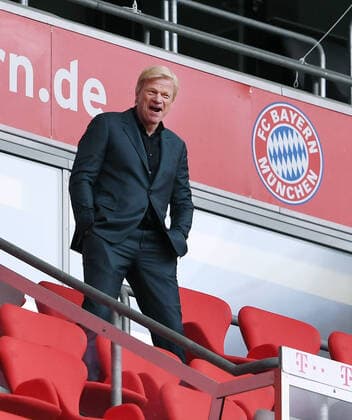 Bilder des Jahres 2020, Sport 06 Juni Sport Themen der Woche KW25 Fussball 1. Bundesliga Saison 19 20: FC Bayern Muenchen - SC Freiburg Fussball 1. Bundesliga Saison 2019 2020 33. Spieltag 20.06.2020 FC Bayern Muenchen - SC Freiburg Vorstandsmitglied Oliver Kahn (FC Bayern Muenchen) auf der Tribuene FOTO: Markus Ulmer Pressefoto Ulmer Pool Nur fuer journalistische Zwecke! Only for editorial use! No commercial usage! Freiburg Baden-Wuerttemberg Deutschland *** Football 1 Bundesliga Season 19 20 FC Bayern Muenchen SC Freiburg Football 1 Bundesliga Season 2019 2020 33 Matchday 20 06 2020 FC Bayern Muenchen SC Freiburg Member of the Board Oliver Kahn FC Bayern Muenchen on the stands PHOTO Markus Ulmer Press Photo Ulmer Pool Only for journalistic use Only for editorial use No commercial usage Freiburg Baden Wuerttemberg Germany Poolfoto Ulmer Pool ,EDITORIAL USE ONLY