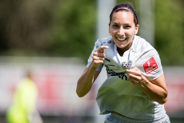 FLYERALARM Frauen Fussball Bundesliga; Bayer 04 Leverkusen - 1. FC Koeln; 21.06.2020 Ivana Rudelic ( 25, Bayer 04 Leverkusen) trifft zum 1:0 - Jubel bei Bayer 04 Leverkusen FLYERALARM Frauen Fussball Bundesliga, Bayer 04 Leverkusen - 1. FC Koeln, Leverkusen, Jugendfußball-Zentrum Kurtekotten DFL REGULATIONS PROHIBIT ANY USE OF PHOTOGRAPHS AS IMAGE SEQUENCES AND OR QUASI-VIDEO. Copyright: xBEAUTIFULxSPORTS Wunderlx