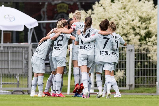 FLYERALARM Frauen Fussball Bundesliga; Bayer 04 Leverkusen - 1. FC Koeln; 21.06.2020 Milena Nikolic ( 10, Bayer 04 Leverkusen) trifft zum 3:1 - Jubel bei Bayer 04 Leverkusen FLYERALARM Frauen Fussball Bundesliga, Bayer 04 Leverkusen - 1. FC Koeln, Leverkusen, Jugendfußball-Zentrum Kurtekotten DFL REGULATIONS PROHIBIT ANY USE OF PHOTOGRAPHS AS IMAGE SEQUENCES AND OR QUASI-VIDEO. Copyright: xBEAUTIFULxSPORTS Wunderlx