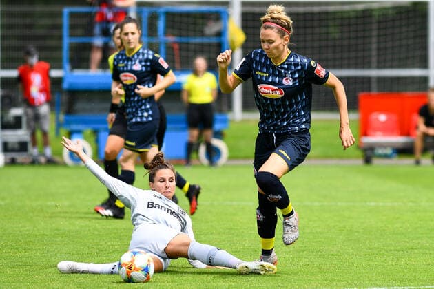 Jessica Wich (B04, 7), Theresa Gosch (Köln, 24), Zweikampf, Duell, duel, tackle, tackling, Dynamik, Action, Aktion, 21.06.2020, Leverkusen (Deutschland), Fussball, Flyeralarm Frauen-Bundesliga, Bayer 04 Leverkusen - 1. FC Köln, DFB DFL REGULATIONS PROHIBIT ANY USE OF PHOTOGRAPHS AS IMAGE SEQUENCES AND OR QUASI-VIDEO.