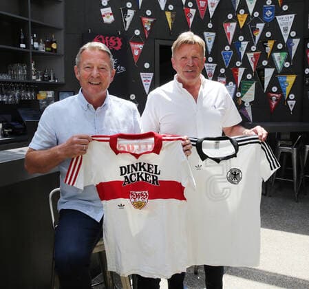 Interview VfB Stuttgart Ex Nationalspieler Deutschland, Stuttgart, 19.06.2020, Fussball, VfB Stuttgart, Interview mit den ehemaligen Nationalspielern: Förster Brüder Karlheinz (links) und Bernd (rechts). *** Interview VfB Stuttgart Ex National Players Germany, Stuttgart, 19 06 2020, Football, VfB Stuttgart, Interview with former National Players Forester Brothers Karlheinz left and Bernd right