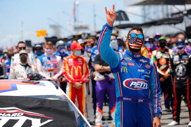 Bilder des Jahres 2020, Sport 06 Juni Sport Themen der Woche KW26 Sport Bilder des Tages June 22, 2020, Lincoln, Alabama, USA: Darrell Wallace, Jr (43) gets ready for the GEICO 500 at Talladega Superspeedway in Lincoln, Alabama. Lincoln USA - ZUMAa161 20200622_zaa_a161_028 Copyright: xStephenxA.xArcex