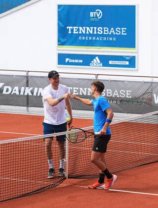 Niklas Guttau gratuliert dem Sieger Matthias Bachinger, Tannenhof Resort German Men s Series, DTB German Pro Series, TennisBase, Oberhaching-Muenchen. - Tannenhof Resort German Men s Series - - TennisBase - Oberhaching-Muenchen - Bayern - Germany - 23 June 2020. Copyright: xJuergenxHasenkopfx