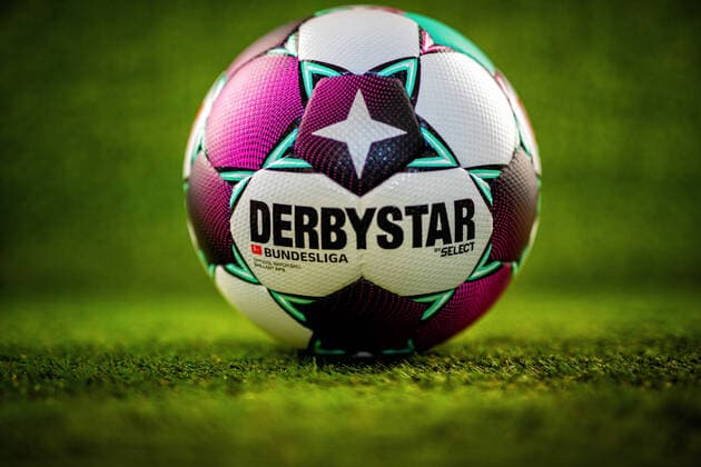 Düsseldorf, 26.06.2020 Der Bundesliga Ball Derbystar Bundesliga Brillant APS V20 2020 21 Spielball