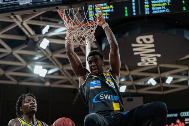 26.06.2020 Basketball easyCredit Final-Turnier Basketball München 26.06.2020 Saison 2019 2020 easyCredit BBL Final-Turnier 2020 Finale Spiel 1 ALBA Berlin - MHP RIESEN Ludwigsburg Ariel Hukporti (Ludwigsburg, No.15) nur redaktionelle Verwendung - kommerzielle Verwendung Nutzung nur nach Absprache mit dem Fotografen München Audi-Dome Deutschland