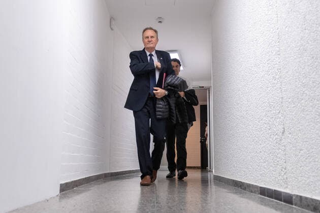 Basketball easyCredit BBL Final-Turnier Basketball München 28.06.2020 Saison 2019 2020 easyCredit BBL Final-Turnier 2020 Finale Spiel 2 Alba Berlin - MHP Riesen Ludwigsburg Aito Garcia Reneses (Alba Berlin, Trainer) Israel Gonzalez (Alba Berlin, Assistenztrainer) Ankunft im Audi-Dome nur redaktionelle Verwendung - kommerzielle Verwendung Nutzung nur nach Absprache mit dem Fotografen München Deutschland