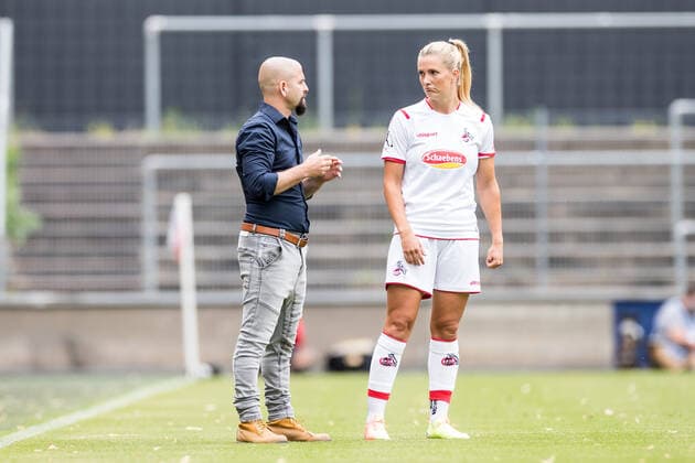 FLYERALARM Frauen Fussball Bundesliga; 1. FC Koeln - SC Sand; 28.06.2020 Sascha Glass (Trainer 1. FC Koeln), Rachel Rinast ( 31, 1. FC Koeln) FLYERALARM Frauen Fussball Bundesliga, 1. FC Koeln - SC Sand, Koeln, Franz-Kremer-Stadion DFL REGULATIONS PROHIBIT ANY USE OF PHOTOGRAPHS AS IMAGE SEQUENCES AND OR QUASI-VIDEO. Copyright: xBEAUTIFULxSPORTS Wunderlx
