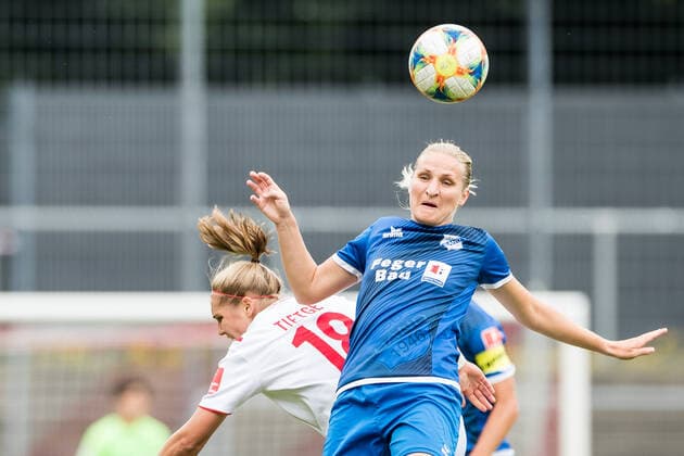 FLYERALARM Frauen Fussball Bundesliga; 1. FC Koeln - SC Sand; 28.06.2020 Agnieszka Winczo ( 15, SC Sand 1946), Johanna Tietge ( 18, 1. FC Koeln) FLYERALARM Frauen Fussball Bundesliga, 1. FC Koeln - SC Sand, Koeln, Franz-Kremer-Stadion DFL REGULATIONS PROHIBIT ANY USE OF PHOTOGRAPHS AS IMAGE SEQUENCES AND OR QUASI-VIDEO. Copyright: xBEAUTIFULxSPORTS Wunderlx