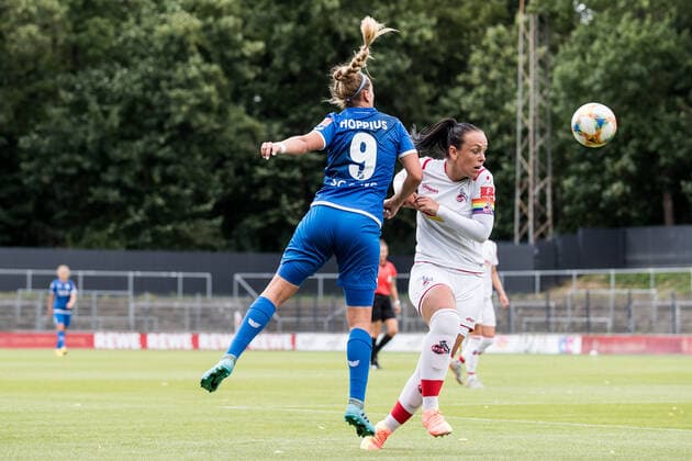 FLYERALARM Frauen Fussball Bundesliga; 1. FC Koeln - SC Sand; 28.06.2020 Doerthe Hoppius ( 9, SC Sand 1946), Peggy Nietgen ( 21, 1. FC Koeln) FLYERALARM Frauen Fussball Bundesliga, 1. FC Koeln - SC Sand, Koeln, Franz-Kremer-Stadion DFL REGULATIONS PROHIBIT ANY USE OF PHOTOGRAPHS AS IMAGE SEQUENCES AND OR QUASI-VIDEO. Copyright: xBEAUTIFULxSPORTS Wunderlx