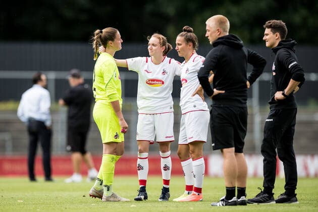 FLYERALARM Frauen Fussball Bundesliga; 1. FC Koeln - SC Sand; 28.06.2020 Trotz Sieg gegen den SC Sand kann der Abstieg nicht verhindert werden - Trauer beim 1. FC Koeln: Elvira Herzog ( 32, 1. FC Koeln) FLYERALARM Frauen Fussball Bundesliga, 1. FC Koeln - SC Sand, Koeln, Franz-Kremer-Stadion DFL REGULATIONS PROHIBIT ANY USE OF PHOTOGRAPHS AS IMAGE SEQUENCES AND OR QUASI-VIDEO. Copyright: xBEAUTIFULxSPORTS Wunderlx
