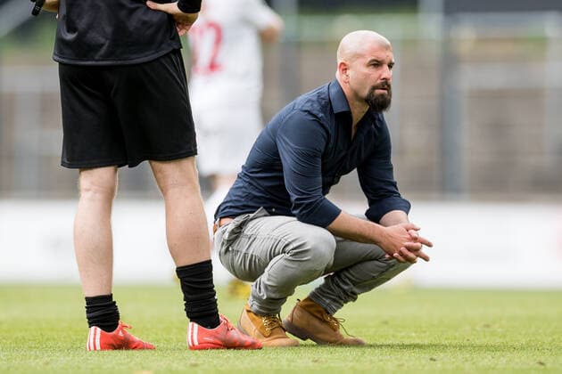 FLYERALARM Frauen Fussball Bundesliga; 1. FC Koeln - SC Sand; 28.06.2020 Trotz Sieg gegen den SC Sand kann der Abstieg nicht verhindert werden - Trauer beim 1. FC Koeln: Sascha Glass (Trainer 1. FC Koeln) FLYERALARM Frauen Fussball Bundesliga, 1. FC Koeln - SC Sand, Koeln, Franz-Kremer-Stadion DFL REGULATIONS PROHIBIT ANY USE OF PHOTOGRAPHS AS IMAGE SEQUENCES AND OR QUASI-VIDEO. Copyright: xBEAUTIFULxSPORTS Wunderlx