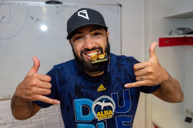 Basketball easyCredit BBL Final-Turnier Basketball München 28.06.2020 Saison 2019 2020 easyCredit BBL Final-Turnier 2020 Finale Spiel 2 Alba Berlin - MHP Riesen Ludwigsburg Alba Berlin Deutscher Meister 2020 Jubel Peyton Siva (Alba Berlin, No.03) nur redaktionelle Verwendung - kommerzielle Verwendung Nutzung nur nach Absprache mit dem Fotografen München Deutschland