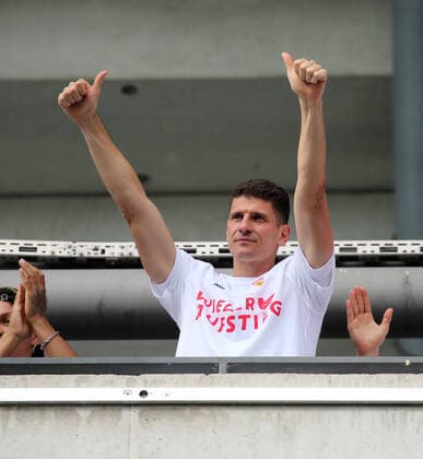 VfB Stuttgart - SV Darmstadt 98 Mario Gomez (VfB Stuttgart) Deutschland, Stuttgart, 28.06.2020, Fussball, 2. Bundesliga, Saison 2019 2020, 34. Spieltag, VfB Stuttgart - SV Darmstadt DFL DFB REGULATIONS PROHIBIT ANY USE OF PHOTOGRAPHS AS IMAGE SEQUENCES AND OR QUASI-VIDEO Foto: Pressefoto Rudel Robin Rudel Pool Pressefoto Rudel; Stuttgart Baden-Württemberg Deutschland