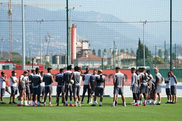 Patrick Vieira (entraineur de l OGC Nice) avec le groupe FOOTBALL : Reprise de l entrainement de l OGC Nice - Nice - 02 07 2020 NorbertScanella PanoramiC 