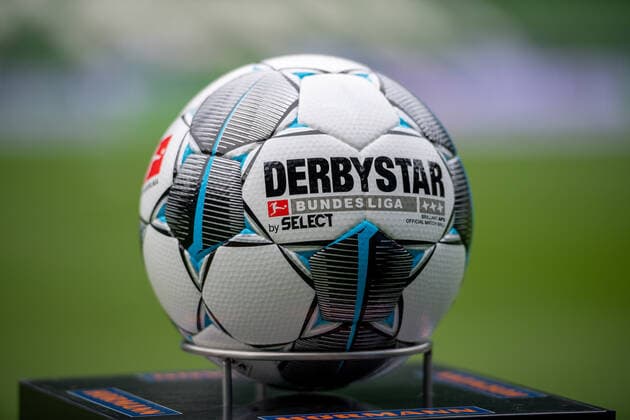 SV Werder Bremen vs 1.FC Heidenheim - Relegation 01 - 02.07.2020 Spielball, Relegation 2020, GER, Werder Bremen vs. FC Heidenheim, Fussball, Bundesliga Religation, 2019 2020, 02.07.2020, DFB DFL regulations prohibit any use of photographs as image sequences and or quasi-video., Foto: EIBNER Sascha Walther Pool gumzmedia nordphoto Bremen Weser-Stadion Hansestadt Bremen Deutschland