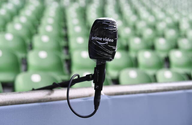 SV Werder Bremen vs 1.FC Heidenheim - Relegation 01 - 02.07.2020 Mikrofon von amazon prime Video. Rechte, Uebetragungsrechte, Fernsehrechte, TV-Rechte. Fussball: 1. Bundesliga:: nphgm001: Saison 19 20: Relegation Hinspiel: SV Werder Bremen - 1. FC Heidenheim, 02.07.2020 Foto: Marvin Ibo Güngör GES Pool via gumzmedia nordphoto Bremen HB Deutschland