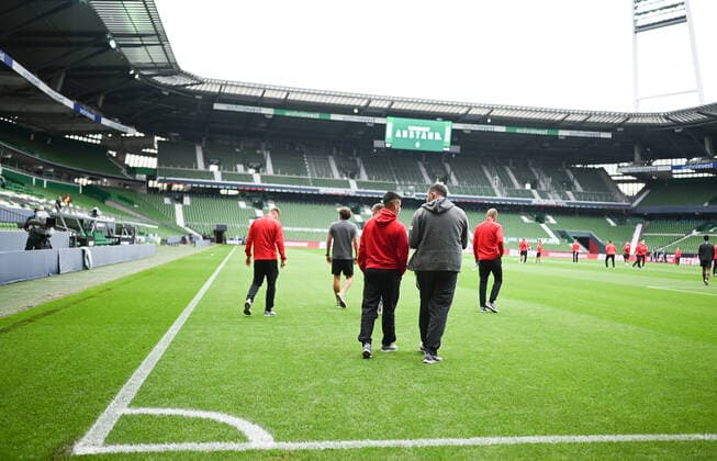 SV Werder Bremen vs 1.FC Heidenheim - Relegation 01 - 02.07.2020 Spieler des 1. FC Heidenheim kommen zur Platzbesichtigung vor dem Spiel. Fussball: 1. Bundesliga:: nphgm001: Saison 19 20: Relegation Hinspiel: SV Werder Bremen - 1. FC Heidenheim, 02.07.2020 Foto: Marvin Ibo Güngör GES Pool via gumzmedia nordphoto Bremen HB Deutschland