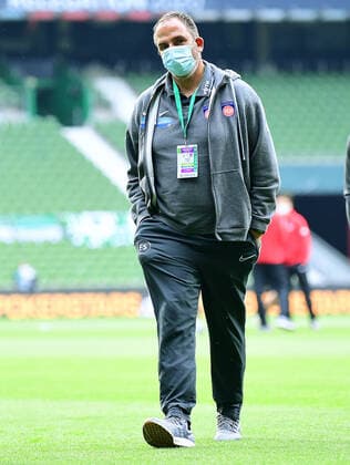 SV Werder Bremen vs 1.FC Heidenheim - Relegation 01 - 02.07.2020 Trainer Frank Schmidt (Heidenheim) Bremen, 02.07.2020, Fussball, Bundesliga, Relegation, Hinspiel, SV Werder Bremen - 1. FC Heidenheim Foto: TimGroothuis Witters Pool via gumzmedia nordphoto DFL REGULATIONS PROHIBIT ANY USE OF PHOTOGRAPHS AS IMAGE SEQUENCES AND OR QUASI VIDEO EDITORIAL USE ONLY NATIONAL AND INTERNATIONAL NEWS AGENCIES OUT Bremen