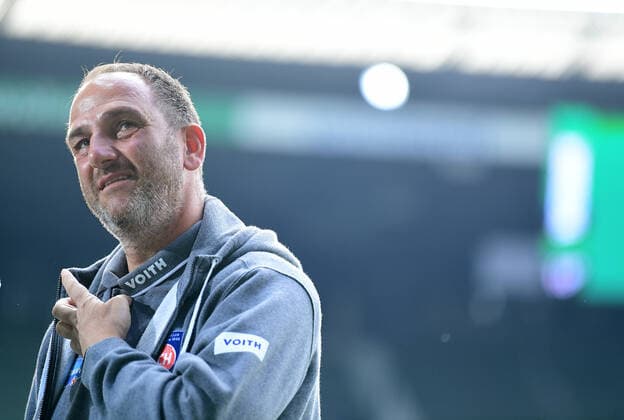 SV Werder Bremen vs 1.FC Heidenheim - Relegation 01 - 02.07.2020 Trainer Frank Schmidt (Heidenheim) Bremen, 02.07.2020, Fussball, Bundesliga, Relegation, Hinspiel, SV Werder Bremen - 1. FC Heidenheim Foto: TimGroothuis Witters Pool via gumzmedia nordphoto DFL REGULATIONS PROHIBIT ANY USE OF PHOTOGRAPHS AS IMAGE SEQUENCES AND OR QUASI VIDEO EDITORIAL USE ONLY NATIONAL AND INTERNATIONAL NEWS AGENCIES OUT Bremen