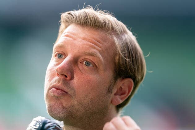 SV Werder Bremen vs 1.FC Heidenheim - Relegation 01 - 02.07.2020 Florian Kohfeldt (Trainer SV Werder Bremen) nphgm001: Fussball: 1. Bundesliga: Saison 19 20: Relegation 01; SV Werder Bremen vs 1.FC Heidenheim - 02.07.2020 Foto: gumzmedia nordphoto POOL DFL regulations prohibit any use of photographs as image sequences and or quasi-video. EDITORIAL USE ONLY National and international News-Agencies OUT. Bremen wohninvest Weserstadion Bremen DEUTSCHLAND