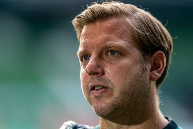 SV Werder Bremen vs 1.FC Heidenheim - Relegation 01 - 02.07.2020 Florian Kohfeldt (Trainer SV Werder Bremen) nphgm001: Fussball: 1. Bundesliga: Saison 19 20: Relegation 01; SV Werder Bremen vs 1.FC Heidenheim - 02.07.2020 Foto: gumzmedia nordphoto POOL DFL regulations prohibit any use of photographs as image sequences and or quasi-video. EDITORIAL USE ONLY National and international News-Agencies OUT. Bremen wohninvest Weserstadion Bremen DEUTSCHLAND