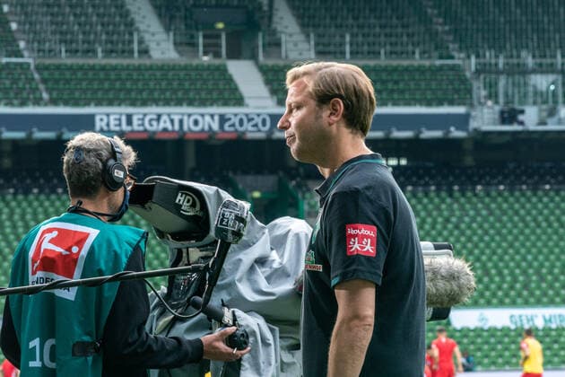 SV Werder Bremen vs 1.FC Heidenheim - Relegation 01 - 02.07.2020 Florian Kohfeldt (Trainer SV Werder Bremen) nphgm001: Fussball: 1. Bundesliga: Saison 19 20: Relegation 01; SV Werder Bremen vs 1.FC Heidenheim - 02.07.2020 Foto: gumzmedia nordphoto POOL DFL regulations prohibit any use of photographs as image sequences and or quasi-video. EDITORIAL USE ONLY National and international News-Agencies OUT. Bremen wohninvest Weserstadion Bremen DEUTSCHLAND