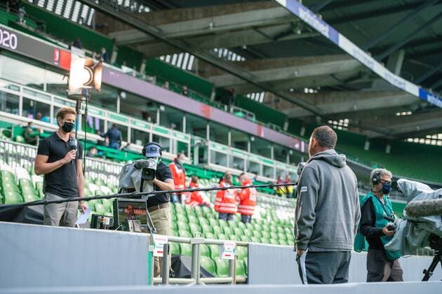 GER, Werder Bremen vs. FC Heidenheim, Fussball, Bundesliga Religation, 2019 2020, 02.07.2020 DAZN Inteerview, Frank Schmidt, Trainer (FC Heidenheim), GER, Werder Bremen vs. FC Heidenheim, Fussball, Bundesliga Religation, 2019 2020, 02.07.2020, DFB DFL regulations prohibit any use of photographs as image sequences and or quasi-video., Foto: EIBNER Sascha Walther Bremen Weser-Stadion Hansestadt Bremen Deutschland