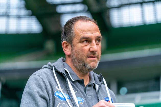 SV Werder Bremen vs 1.FC Heidenheim - Relegation 01 - 02.07.2020 Frank Schmidt (1. FC Heidenheim 1846 Trainer, Headcoach) nphgm001: Fussball: 1. Bundesliga: Saison 19 20: Relegation 01; SV Werder Bremen vs 1.FC Heidenheim - 02.07.2020 Foto: gumzmedia nordphoto POOL DFL regulations prohibit any use of photographs as image sequences and or quasi-video. EDITORIAL USE ONLY National and international News-Agencies OUT. Bremen wohninvest Weserstadion Bremen DEUTSCHLAND