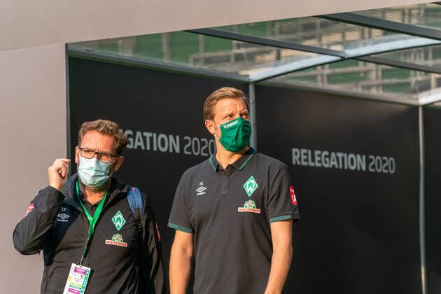 SV Werder Bremen vs 1.FC Heidenheim - Relegation 01 - 02.07.2020 Florian Kohfeldt (Trainer SV Werder Bremen) im Spielertunnel li Christoph Pieper (Leiter PR und Öffentlichkeitsarbeit SV Werder Bremen) nphgm001: Fussball: 1. Bundesliga: Saison 19 20: Relegation 01; SV Werder Bremen vs 1.FC Heidenheim - 02.07.2020 Foto: gumzmedia nordphoto POOL DFL regulations prohibit any use of photographs as image sequences and or quasi-video. EDITORIAL USE ONLY National and international News-Agencies OUT. Bremen wohninvest Weserstadion Bremen DEUTSCHLAND