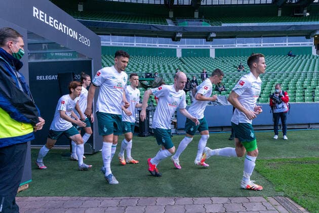 SV Werder Bremen vs 1.FC Heidenheim - Relegation 01 - 02.07.2020 Die Spieler vom SV Werder Bremen kommen ausd dem Spielertunnel - äwb13, Niklas Moisander (Werder Bremen 18 Kapitaen), Davy Klaassen (Werder Bremen 30), Marco Friedl (Werder Bremen 32), Yuya Osako (Werder Bremen 08), Niclas Füllkrug Fuellkrug (Werder Bremen 11), Maximilian Eggestein (Werder Bremen 35) nphgm001: Fussball: 1. Bundesliga: Saison 19 20: Relegation 01; SV Werder Bremen vs 1.FC Heidenheim - 02.07.2020 Foto: gumzmedia nordphoto POOL DFL regulations prohibit any use of photographs as image sequences and or quasi-video. EDITORIAL USE ONLY National and international News-Agencies OUT. Bremen wohninvest Weserstadion Bremen DEUTSCHLAND