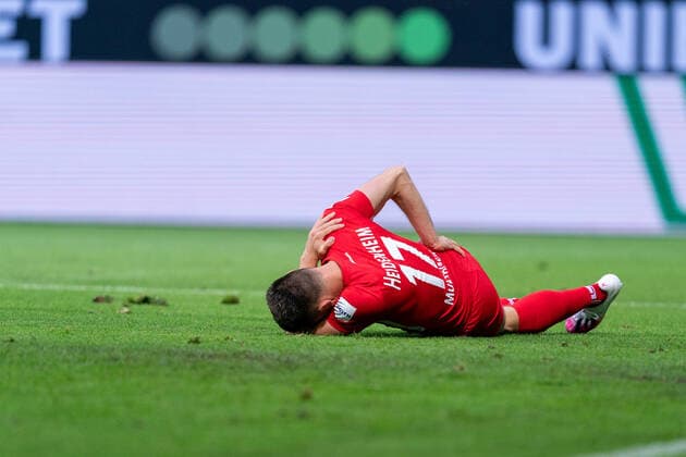 SV Werder Bremen vs 1.FC Heidenheim - Relegation 01 - 02.07.2020 Maurice Multhaup (1. FC Heidenheim 1846 17) Verletzung verletzt Schmerzen nphgm001: Fussball: 1. Bundesliga: Saison 19 20: Relegation 01; SV Werder Bremen vs 1.FC Heidenheim - 02.07.2020 Foto: gumzmedia nordphoto POOL DFL regulations prohibit any use of photographs as image sequences and or quasi-video. EDITORIAL USE ONLY National and international News-Agencies OUT. Bremen wohninvest Weserstadion Bremen DEUTSCHLAND