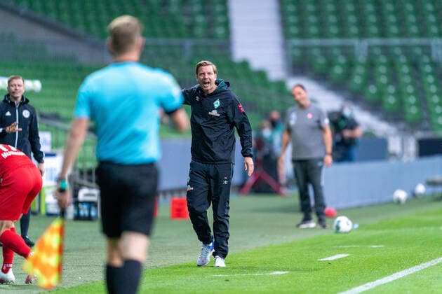 SV Werder Bremen vs 1.FC Heidenheim - Relegation 01 - 02.07.2020 Florian Kohfeldt (Trainer SV Werder Bremen), Gestik, Mimik nphgm001: Fussball: 1. Bundesliga: Saison 19 20: Relegation 01; SV Werder Bremen vs 1.FC Heidenheim - 02.07.2020 Foto: gumzmedia nordphoto POOL DFL regulations prohibit any use of photographs as image sequences and or quasi-video. EDITORIAL USE ONLY National and international News-Agencies OUT. Bremen wohninvest Weserstadion Bremen DEUTSCHLAND