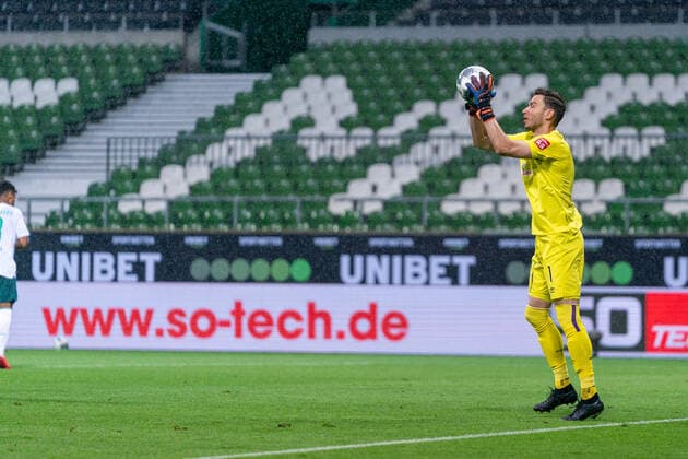 SV Werder Bremen vs 1.FC Heidenheim - Relegation 01 - 02.07.2020 nphgm001: Fussball: 1. Bundesliga: Saison 19 20: Relegation 01; SV Werder Bremen vs 1.FC Heidenheim - 02.07.2020 Foto: gumzmedia nordphoto POOL DFL regulations prohibit any use of photographs as image sequences and or quasi-video. EDITORIAL USE ONLY National and international News-Agencies OUT. Bremen wohninvest Weserstadion Bremen DEUTSCHLAND