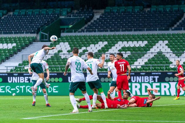SV Werder Bremen vs 1.FC Heidenheim - Relegation 01 - 02.07.2020 Yuya Osako (Werder Bremen 08), Marco Friedl (Werder Bremen 32), Niklas Moisander (Werder Bremen 18 Kapitaen), Denis Thomalla (1. FC Heidenheim 1846 11), Milos Veljkovic (Werder Bremen 13) nphgm001: Fussball: 1. Bundesliga: Saison 19 20: Relegation 01; SV Werder Bremen vs 1.FC Heidenheim - 02.07.2020 Foto: gumzmedia nordphoto POOL DFL regulations prohibit any use of photographs as image sequences and or quasi-video. EDITORIAL USE ONLY National and international News-Agencies OUT. Bremen wohninvest Weserstadion Bremen DEUTSCHLAND