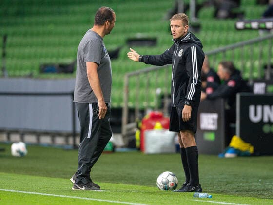 GER, Werder Bremen vs. FC Heidenheim, Fussball, Bundesliga Religation, 2019 2020, 02.07.2020 Frank Schmidt, Trainer (FC Heidenheim), GER, Werder Bremen vs. FC Heidenheim, Fussball, Bundesliga Religation, 2019 2020, 02.07.2020, DFB DFL regulations prohibit any use of photographs as image sequences and or quasi-video., Foto: EIBNER Sascha Walther Bremen Weser-Stadion Hansestadt Bremen Deutschland