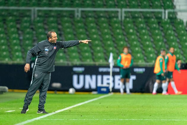 SV Werder Bremen vs 1.FC Heidenheim - Relegation 01 - 02.07.2020 Frank Schmidt (1. FC Heidenheim 1846 Trainer, Headcoach) nphgm001: Fussball: 1. Bundesliga: Saison 19 20: Relegation 01; SV Werder Bremen vs 1.FC Heidenheim - 02.07.2020 Foto: gumzmedia nordphoto POOL DFL regulations prohibit any use of photographs as image sequences and or quasi-video. EDITORIAL USE ONLY National and international News-Agencies OUT. Bremen wohninvest Weserstadion Bremen DEUTSCHLAND