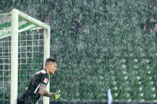 Werder Bremen - 1. FC Heidenheim Fußball, Relegation, Werder Bremen - 1. FC Heidenheim: Torwart Kevin Mueller (Heidenheim) Photo: Tim Groothuis Witters Pool via xim.gs DFL regulations prohibit any use of photographs as image sequences and or quasi-video. Editorial use only. National and international news agencies out. Bremen Deutschland