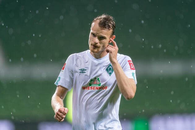 SV Werder Bremen vs 1.FC Heidenheim - Relegation 01 - 02.07.2020 Christian Groß Gross (Werder Bremen 36), enttäuscht enttaeuscht traurig nphgm001: Fussball: 1. Bundesliga: Saison 19 20: Relegation 01; SV Werder Bremen vs 1.FC Heidenheim - 02.07.2020 Foto: gumzmedia nordphoto POOL DFL regulations prohibit any use of photographs as image sequences and or quasi-video. EDITORIAL USE ONLY National and international News-Agencies OUT. Bremen wohninvest Weserstadion Bremen DEUTSCHLAND