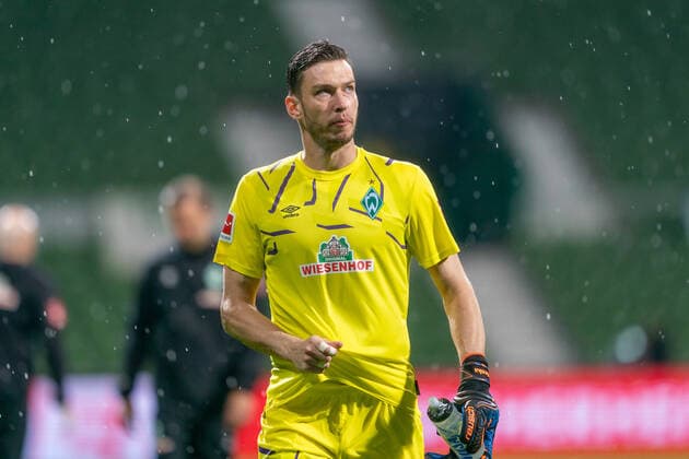 SV Werder Bremen vs 1.FC Heidenheim - Relegation 01 - 02.07.2020 enttäuscht enttaeuscht traurig, Jiri Pavlenka (Werder Bremen 01) nphgm001: Fussball: 1. Bundesliga: Saison 19 20: Relegation 01; SV Werder Bremen vs 1.FC Heidenheim - 02.07.2020 Foto: gumzmedia nordphoto POOL DFL regulations prohibit any use of photographs as image sequences and or quasi-video. EDITORIAL USE ONLY National and international News-Agencies OUT. Bremen wohninvest Weserstadion Bremen DEUTSCHLAND