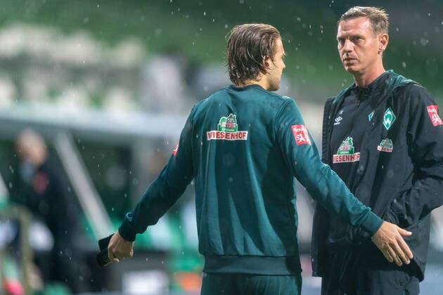 SV Werder Bremen vs 1.FC Heidenheim - Relegation 01 - 02.07.2020 enttäuscht enttaeuscht traurig, Tim Borowski (Co-Trainer SV Werder Bremen), Niclas Füllkrug Fuellkrug (Werder Bremen 11) nphgm001: Fussball: 1. Bundesliga: Saison 19 20: Relegation 01; SV Werder Bremen vs 1.FC Heidenheim - 02.07.2020 Foto: gumzmedia nordphoto POOL DFL regulations prohibit any use of photographs as image sequences and or quasi-video. EDITORIAL USE ONLY National and international News-Agencies OUT. Bremen wohninvest Weserstadion Bremen DEUTSCHLAND
