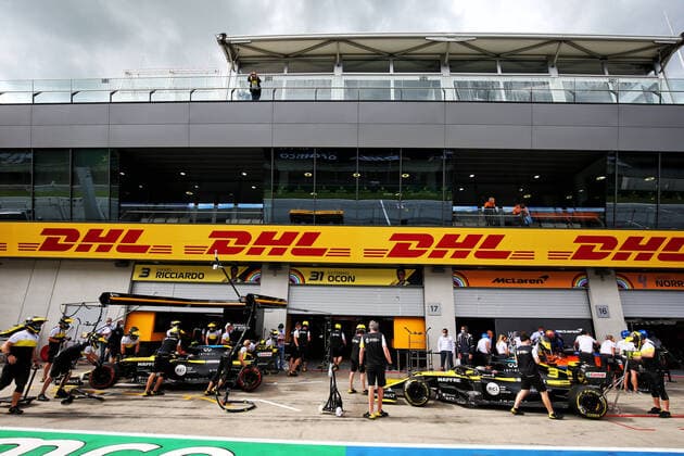 Motorsports: FIA Formula One World Championship, WM, Weltmeisterschaft 2020, Grand Prix of Austria Motorsports: FIA Formula One World Championship 2020, Grand Prix of Austria, 31 Esteban Ocon (FRA, Renault DP World F1 Team), 3 Daniel Ricciardo (AUS, Renault DP World F1 Team),