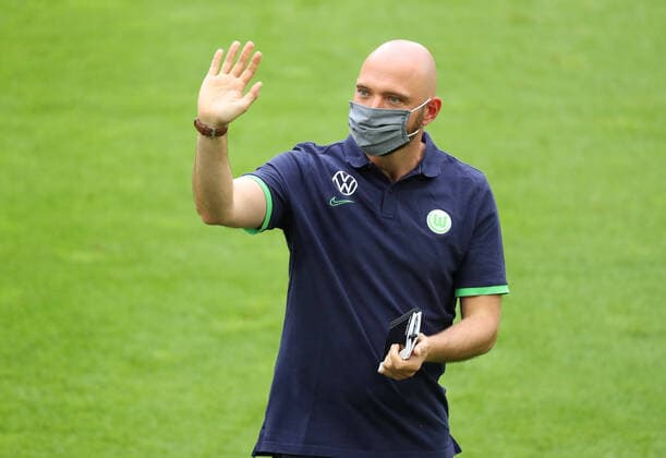 VfL vs Essen, DFB Pokal-Finale Frauen Köln, 04.07.2020, FUßBALL - VfL Wolfsburg vs SGS Essen, DFB-Pokal-Finale Frauen, Saison 2019 20. Cheftrainer Stephan Lerch (VfL Wolfsburg) Foto: Darius Simka regios24 POOL EDITORIAL USE OLNY. DFL regulations prohibit any use of photographs as image sequences and or quasi-video. National and international News-Agencies OUT. Köln Rhein Energie Stadion NRW Deutschland