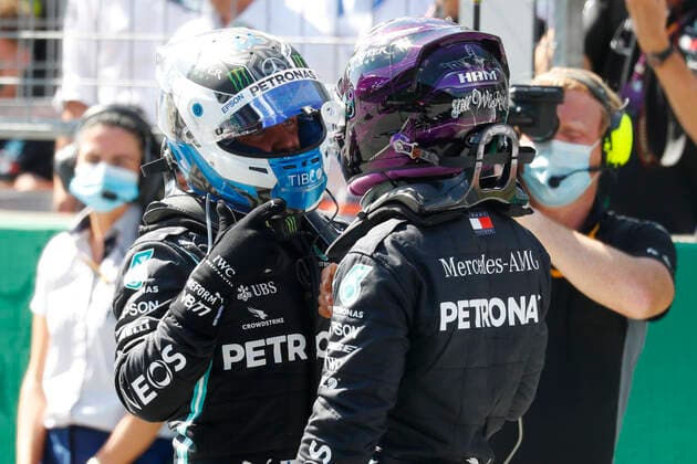 Sport Bilder des Tages Motorsports: FIA Formula One World Championship, WM, Weltmeisterschaft 2020, Grand Prix of Austria Motorsports: FIA Formula One World Championship 2020, Grand Prix of Austria, 77 Valtteri Bottas (FIN, Mercedes-AMG Petronas Formula One Team), 44 Lewis Hamilton (GBR, Mercedes-AMG Petronas Formula One Team),