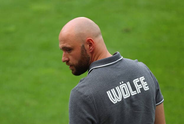 VfL vs Essen, DFB Pokal-Finale Frauen Köln, 04.07.2020, FUßBALL - VfL Wolfsburg vs SGS Essen, DFB-Pokal-Finale Frauen, Saison 2019 20. Cheftrainer Stephan Lerch (VfL Wolfsburg) Foto: Darius Simka regios24 POOL EDITORIAL USE OLNY. DFL regulations prohibit any use of photographs as image sequences and or quasi-video. National and international News-Agencies OUT. Köln Rhein Energie Stadion NRW Deutschland