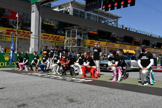 Motorsports: FIA Formula One World Championship, WM, Weltmeisterschaft 2020, Grand Prix of Austria Motorsports: FIA Formula One World Championship 2020, Grand Prix of Austria, Some of the F1 drivers take a knee on the grid in support of the Black Lives Matter movement against racism