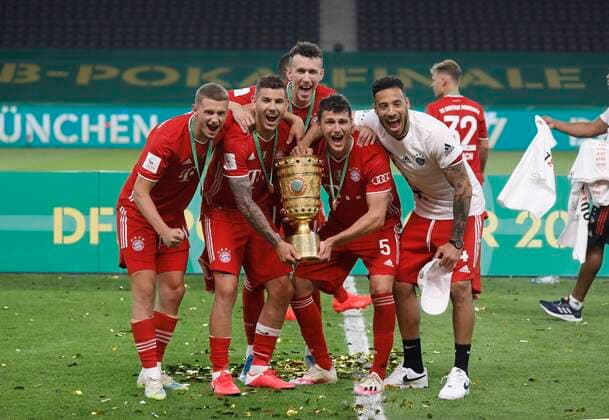 Final German Football Trophy FC BAYERN MUENCHEN - BAYER 04 LEVERKUSEN 4-2 Berlin, Germany, 4 th July 2020, Celebration winner ceremony: Mickael (Michael) CUISANCE, FCB 11 Lucas HERNANDEZ (FCB 21) Ivan PERISIC, FCB 14 Benjamin PAVARD, FCB 5 Corentin TOLISSO, FCB 24 with trophy at the DFB Pokal Final match FC BAYERN MUENCHEN - BAYER 04 LEVERKUSEN 4-2 in season 2019 2020 , FCB Foto: Hans Rauchensteiner Pool via Peter Schatz - DFB REGULATIONS PROHIBIT ANY USE OF PHOTOGRAPHS as IMAGE SEQUENCES and or QUASI-VIDEO - National and international News-Agencies OUT Editorial Use ONLY Berlin Olympic Stadium Berlin Germany