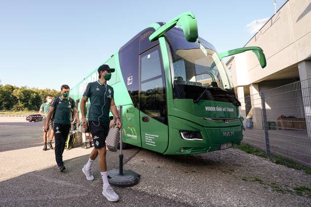 1.FC Heidenheim vs SV Werder Bremen - Relegation 02 - 06.07.2020 Spieler kommen am Stadion an - Niclas Füllkrug Fuellkrug (Werder Bremen 11), Milos Veljkovic (Werder Bremen 13) nphgm001: Fussball: 1. Bundesliga: Saison 19 20: Relegation 02; 1.FC Heidenheim vs SV Werder Bremen - 06.07.2020 Foto: gumzmedia nordphoto POOL DFL regulations prohibit any use of photographs as image sequences and or quasi-video. EDITORIAL USE ONLY National and international News-Agencies OUT. Heidenheim Voith-Arena BW DEUTSCHLAND
